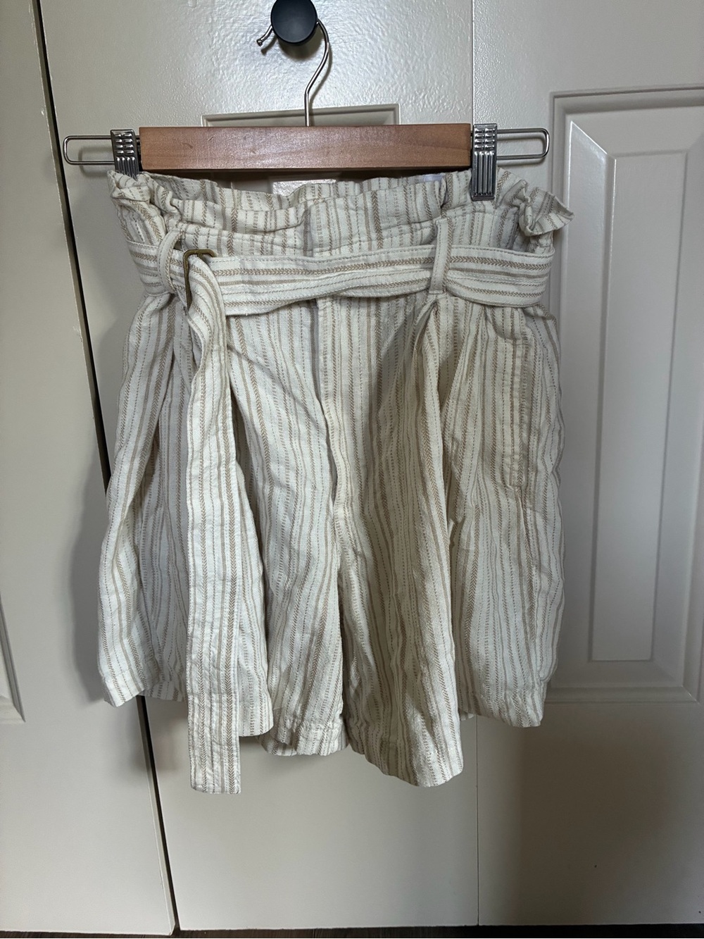 Banana Republic Cream and Tan Striped Button-Up